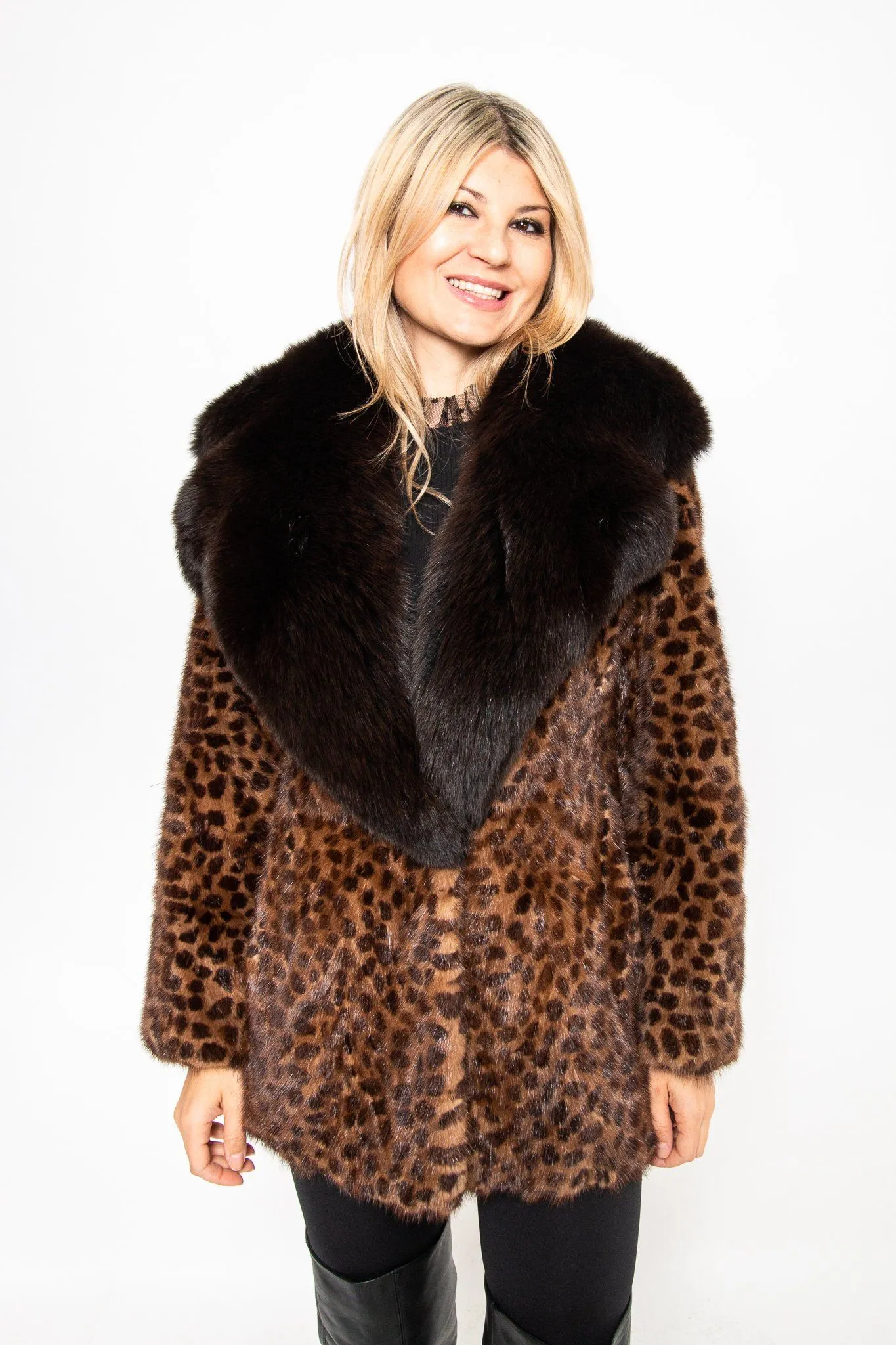 75 | Stencilled Mink Jacket / Large Fox Collar