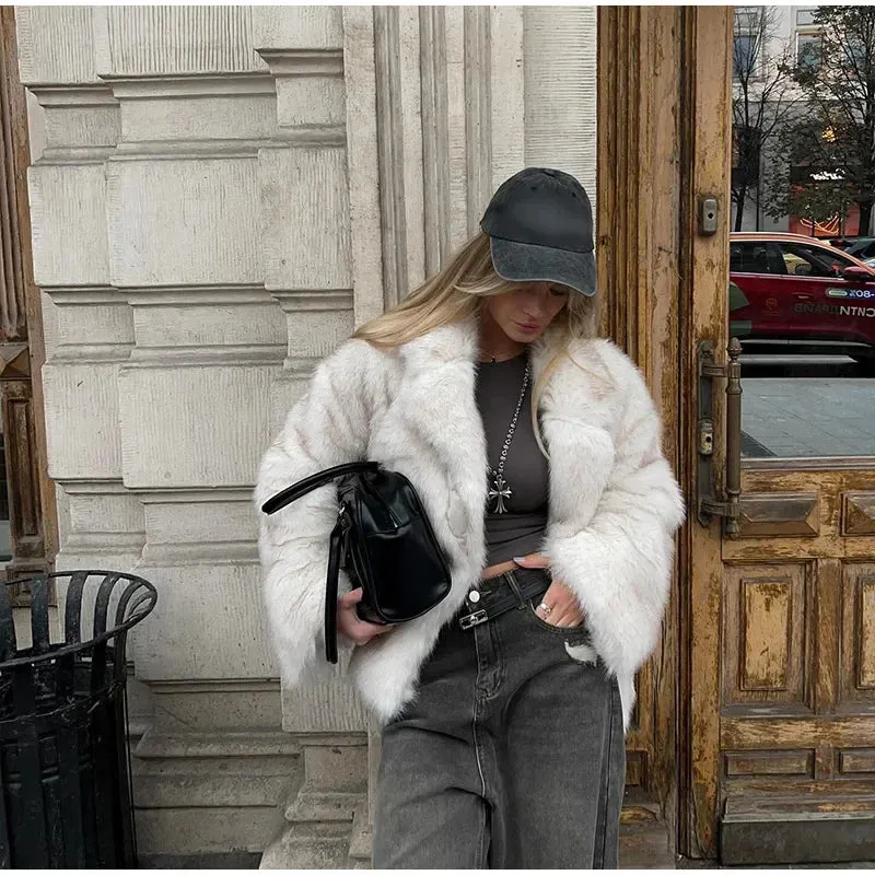 Chic white long sleeves faux fur coat