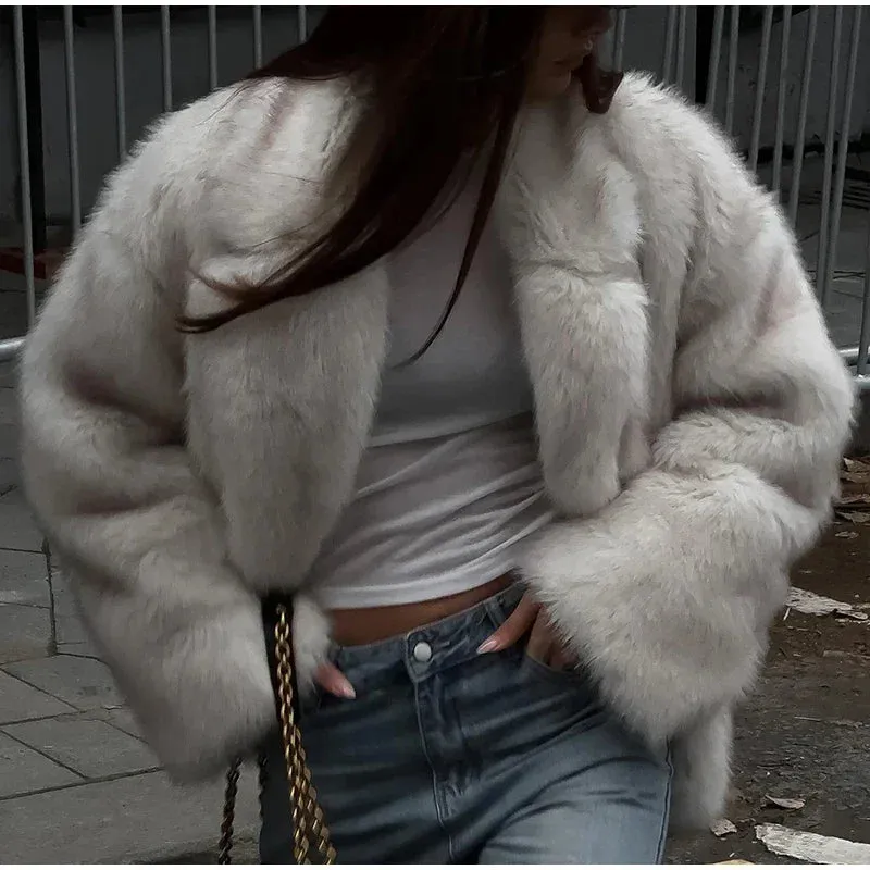 Chic white long sleeves faux fur coat