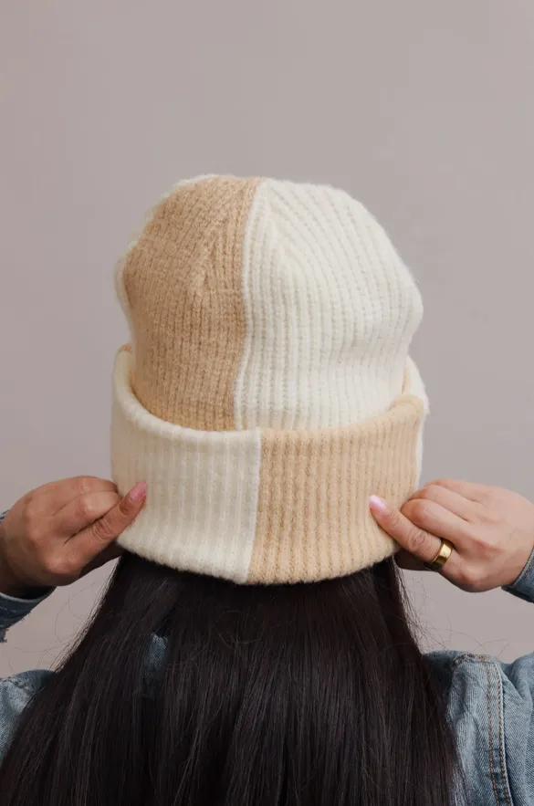 Chill Charm Oversized Checker Two-Tone Ribbed Knitted Beanie