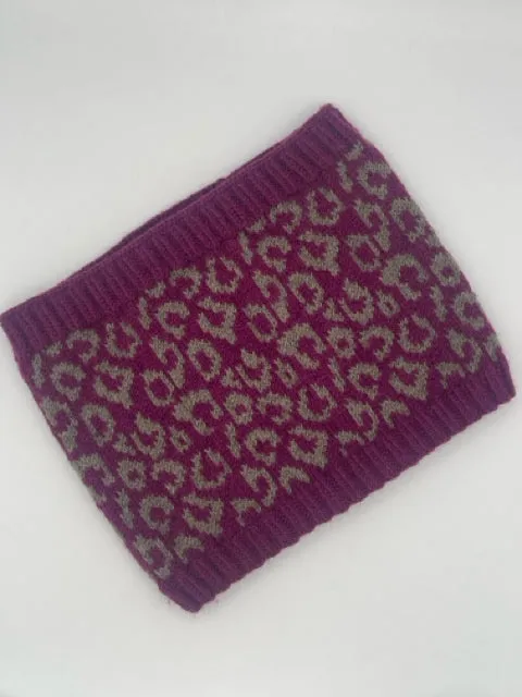 Magenta Wool Leopard Print Knit Cowl