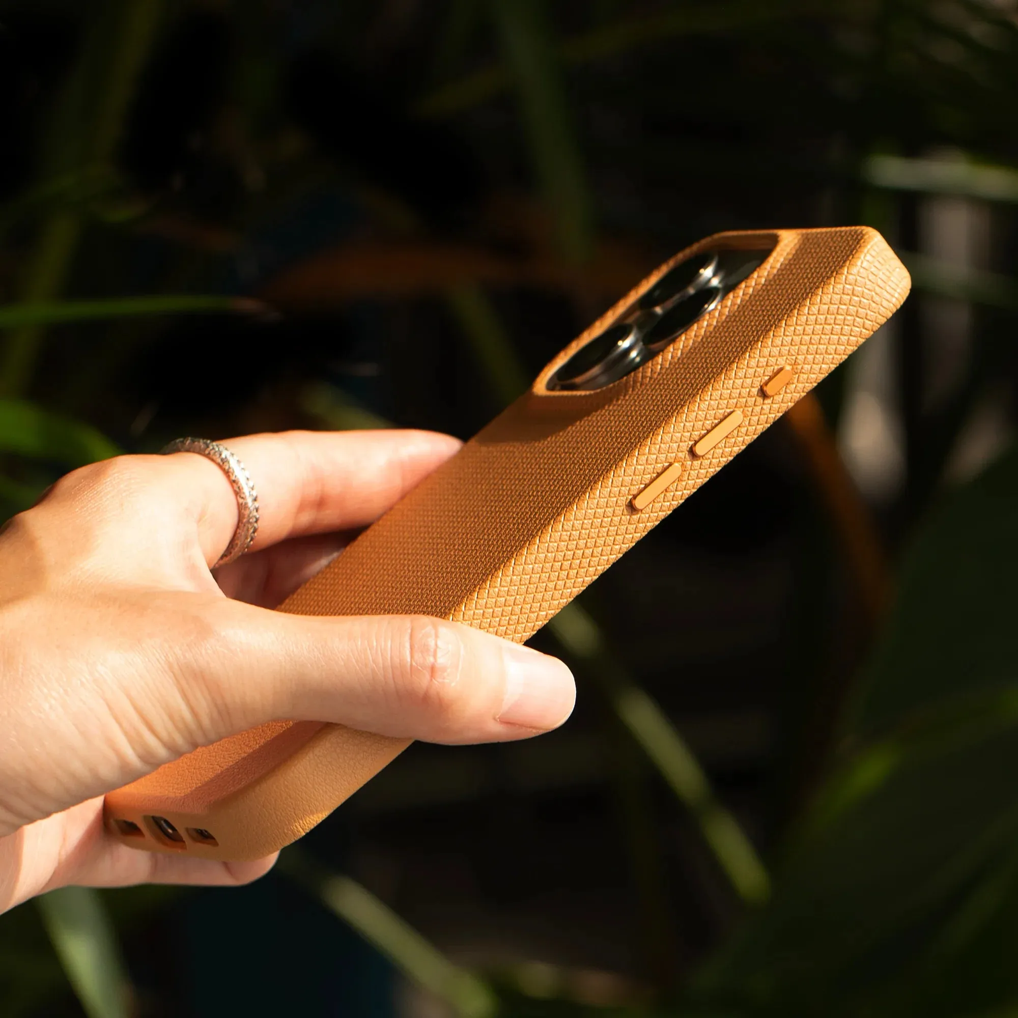 (Re)Classic Case For Iphone 16 Pro Kraft